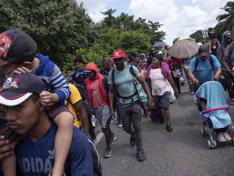 Llegan migrantes a Huixtla, Chiapas; amenazan con protestas