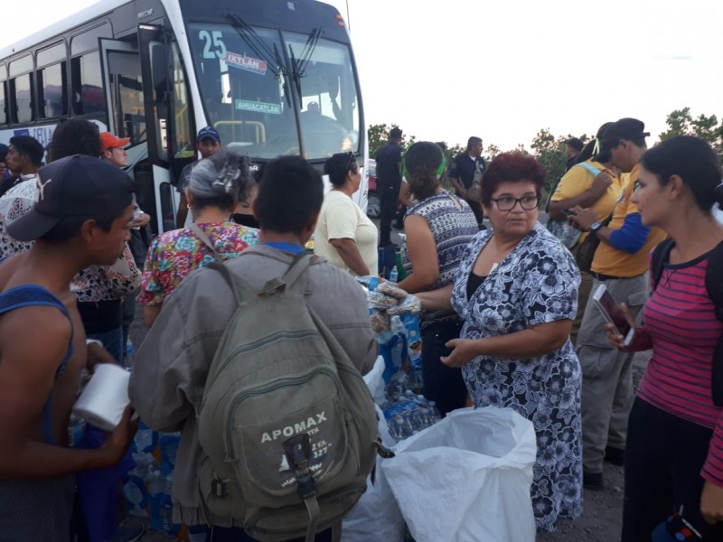 Llegan primera caravana de migrantes centroamericanos a Escuinapa
