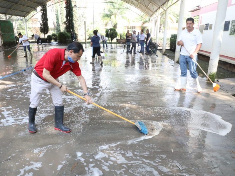 Llegan primeros apoyos para damnificados por lluvias