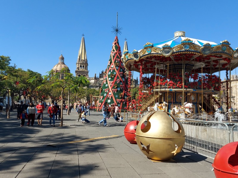 Llegan turistas a pasar la navidad en Guadalajara