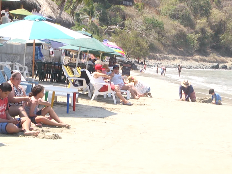 Llegan turistas extranjeros pese a alerta de EUA