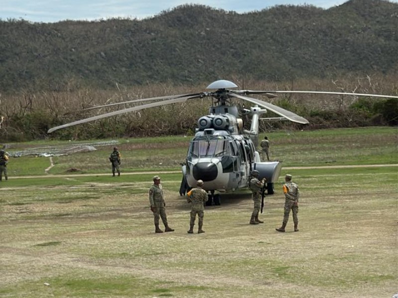 Llegan víveres para Oaxaca, aterriza primer aeronave para Corralero