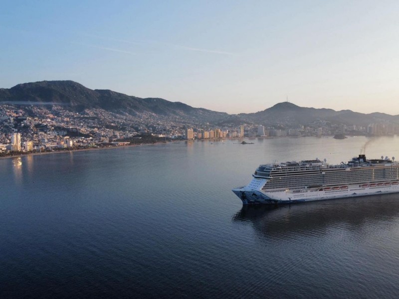 Llegó a Acapulco primer crucero del 2024 con 3,791 pasajeros