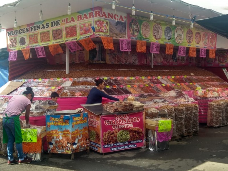 Llevan 20 años ofertando dulces regionales en Colima