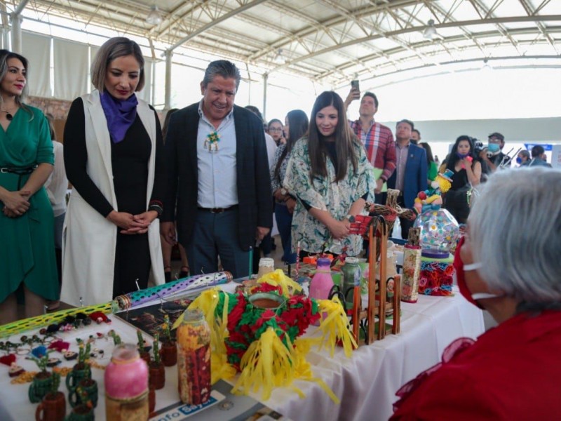 Llevan a cabo 1er Feria de emprendimiento para la mujer