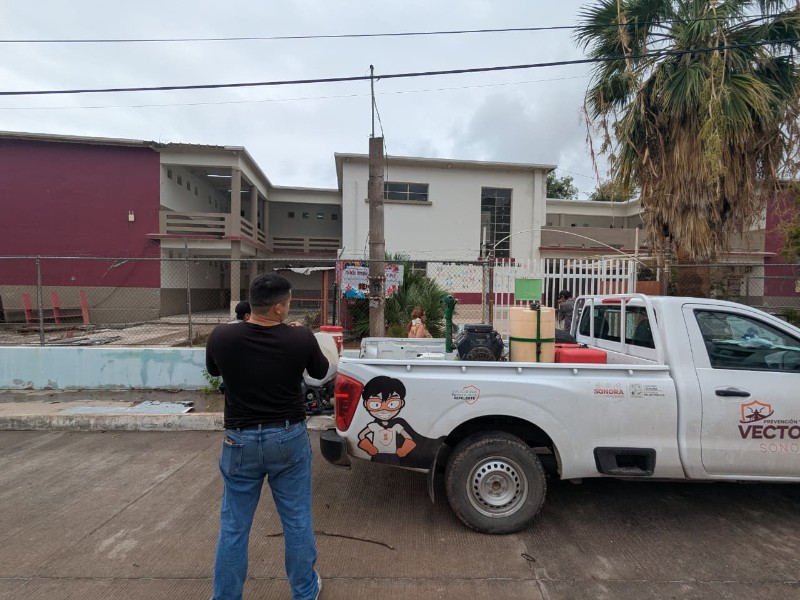 Llevan a cabo jornadas de fumigación en escuelas