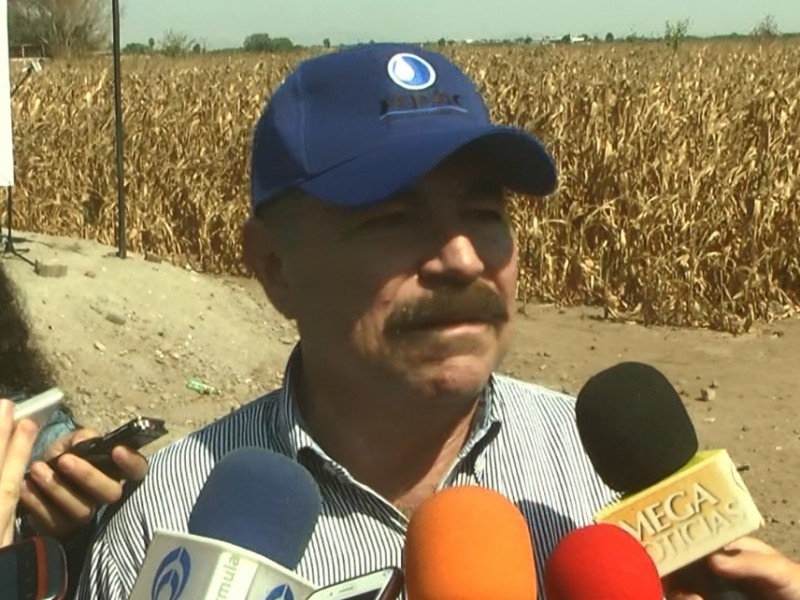 Llevan agua a comunidades afectadas por sequía