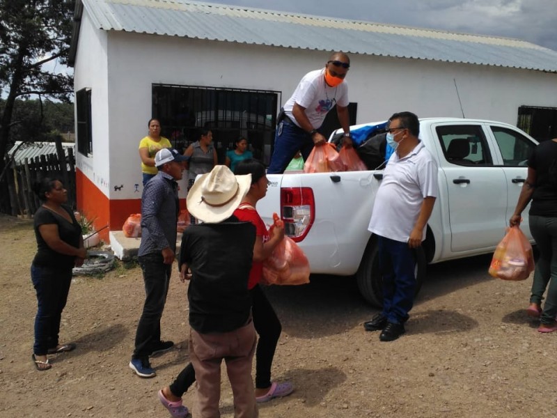 Llevan ayuda alimenticia a pueblos indígenas