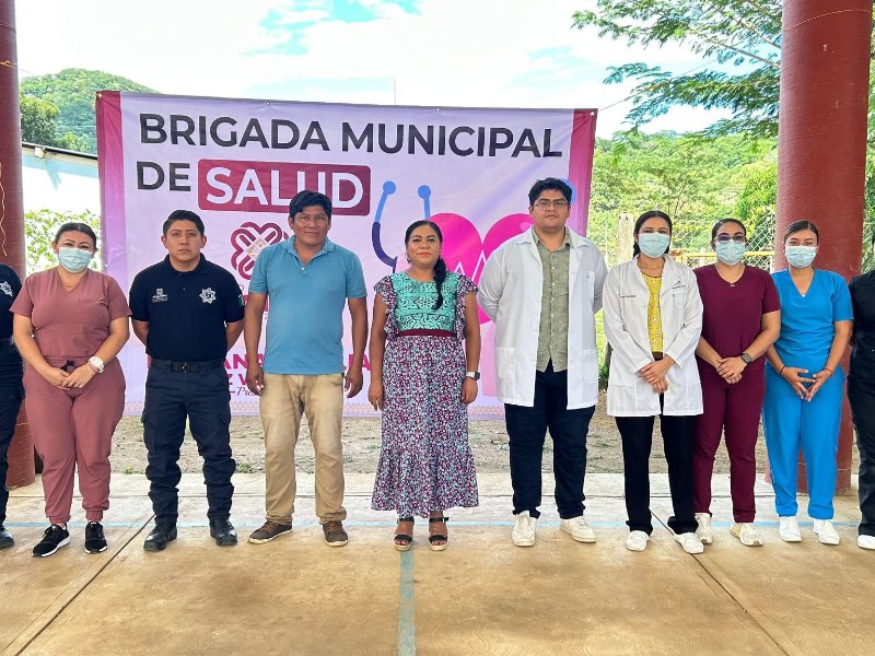 Llevan brigadas de salud a comunidades de Tehuantepec