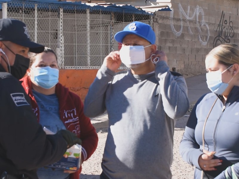 Llevan campaña de prevención a tianguis callejeros