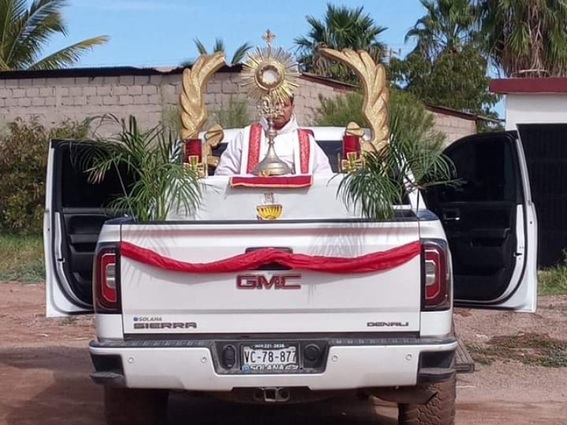 Llevan celebraciones de semana santa a las calles