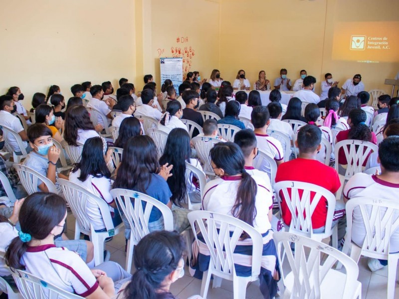 Llevan educación de vida saludable para alumnos de Álamo