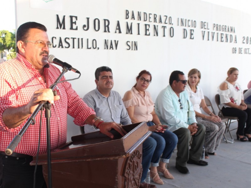 Llevan en Navolato cuartos y techos a familias