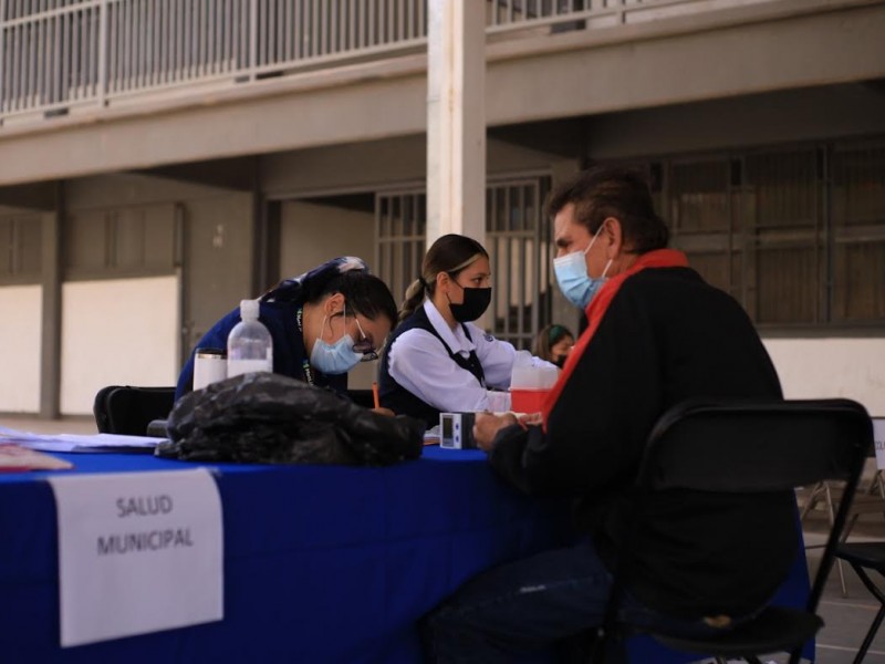 Llevan jornada de salud a colonia Colosio