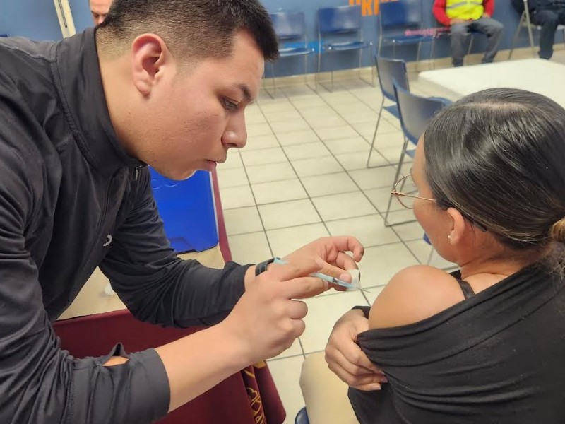 llevan jornada de salud para personal de maquiladora