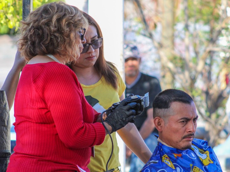 Llevan Jornada Integral a familias de sector Las Colinas