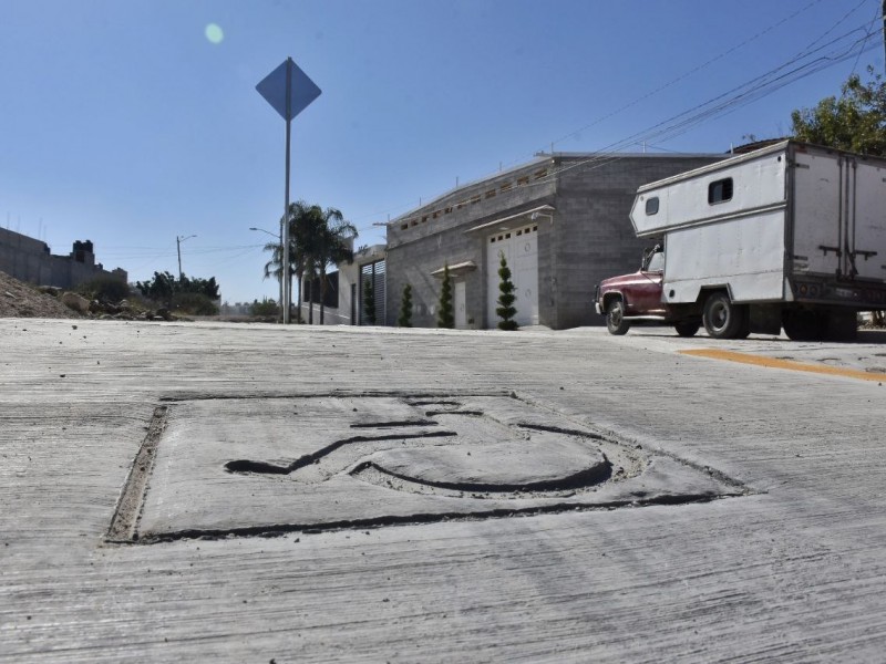 Llevan obras de urbanización colonias en Corregidora