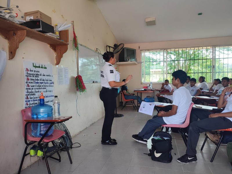 Llevan pláticas multidisciplinarias a escuelas de Tuxpan