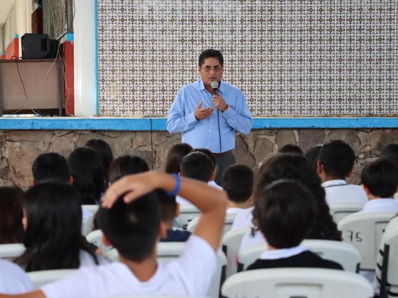 Llevan pláticas para prevenir bullying y otros temas a adolescentes en escuelas