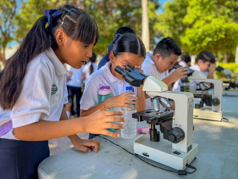 Llevan programa “Ciencia en Movimiento” a El Fuerte