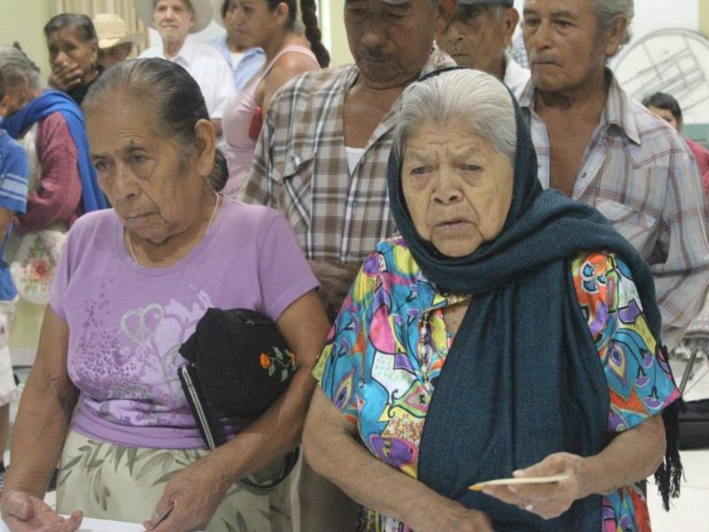 Llevarán pensiones a domicilios de adultos mayores de Colima