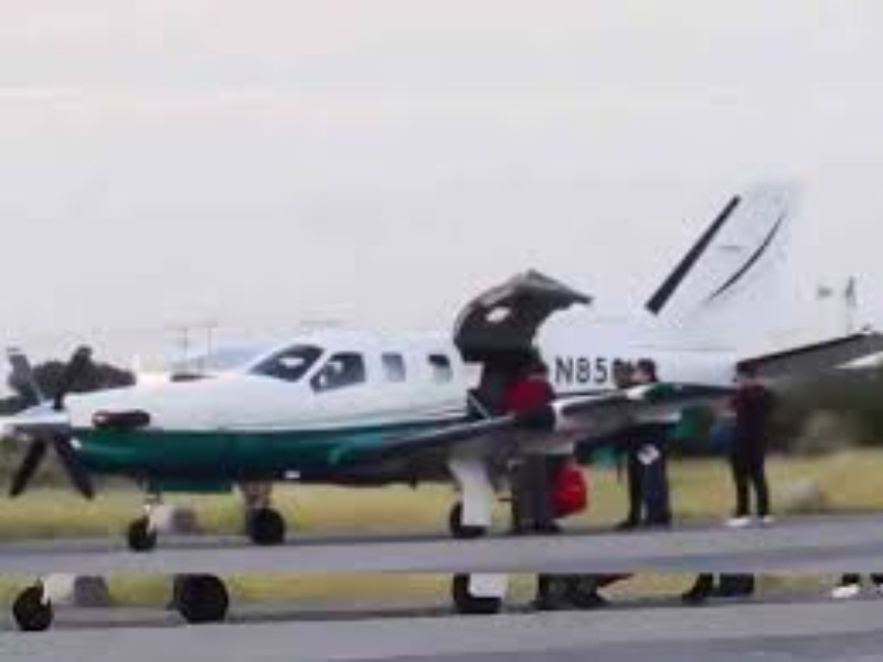 Llueven críticas contra Noroña por viajar en vuelo privado a Coahuila