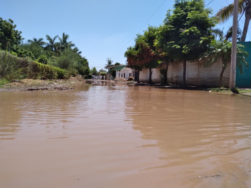 Lluvia de 25 milímetros deja encharcamientos y apagones en Guasave