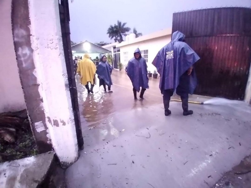 Lluvia deja inundaciones en Camichín, La Guadalupana y Miguel Hidalgo