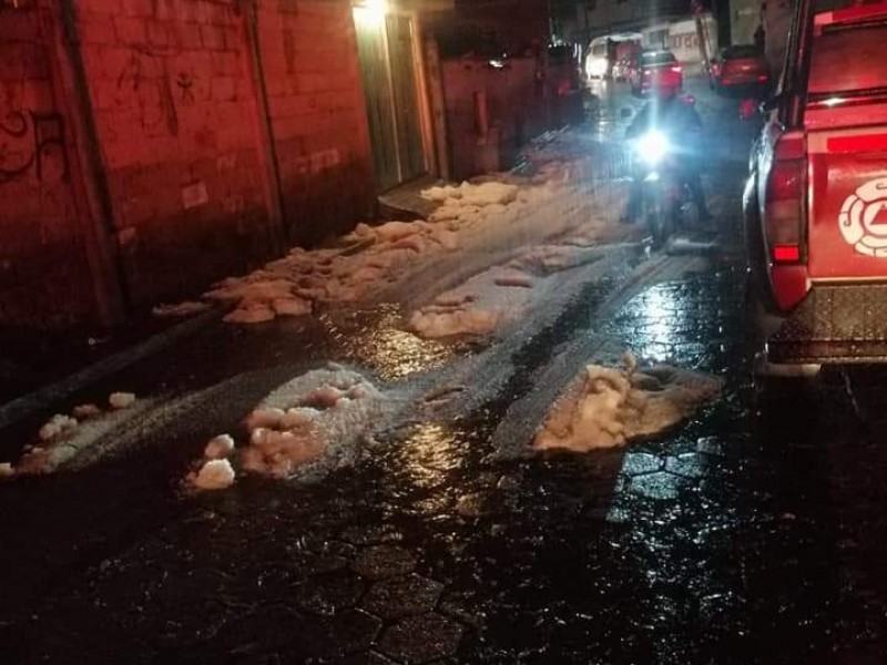 Lluvia deja inundaciones en vivienda de Puebla y Amozoc