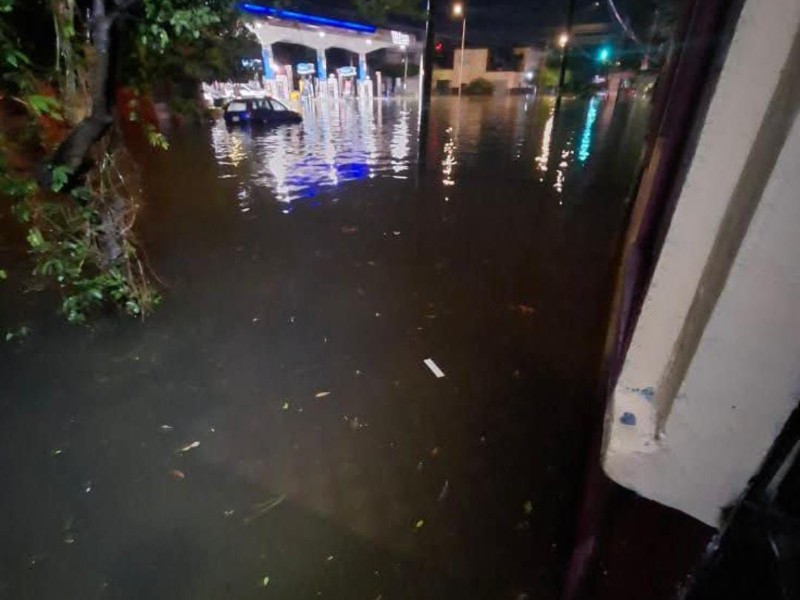 Lluvia dejó 17 casas afectada en Guadalajara y un socavón en Tlaquepaque