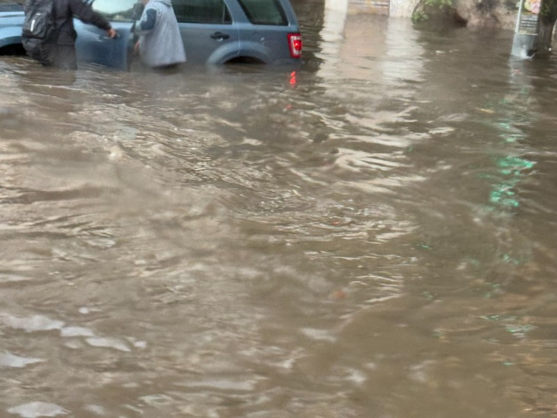 Lluvia en Puebla provoca fuertes inundaciones