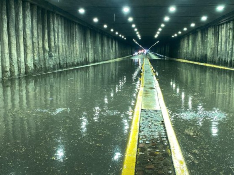 Lluvia genera afectaciones viales en Guadalajara por inundaciones