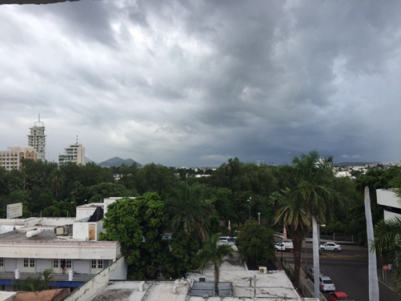 Lluvia no paraliza actividad productiva