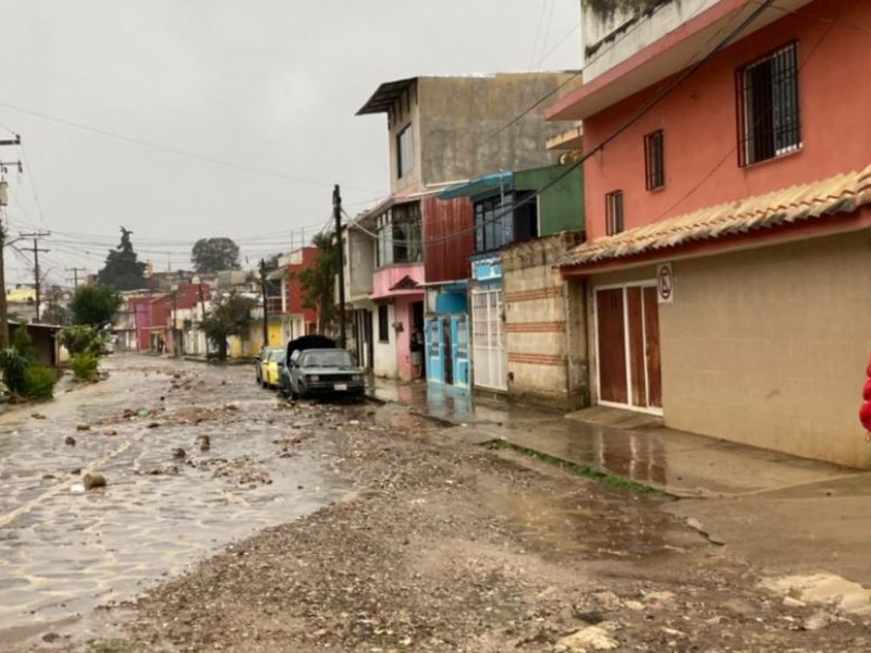 Lluvia por Frente Frío 35 deja afectaciones en 17 colonias