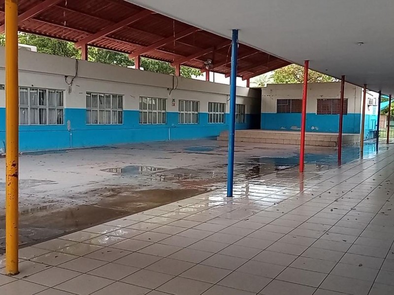 Sin afectaciones en escuelas por lluvias de esta madrugada