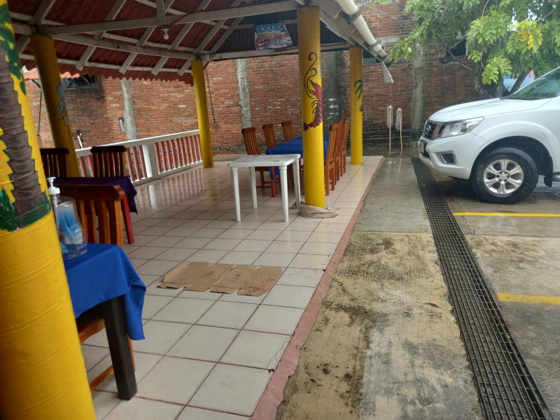 Lluvias afectan a restauranteros en Tuxpan