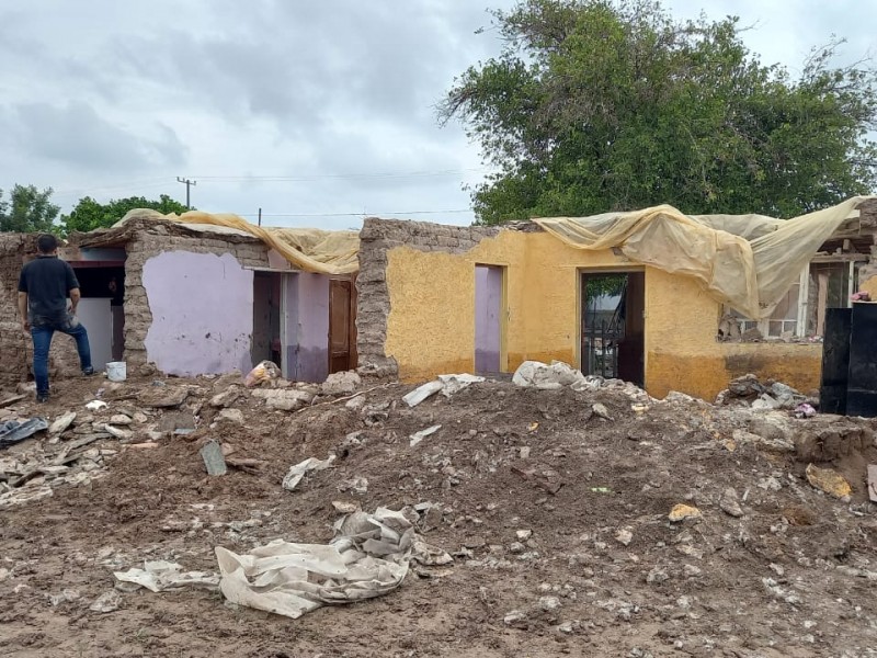 Lluvias arrasan con casas de habitantes del ejido Poanas