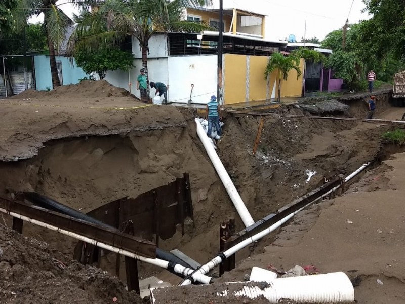 Lluvias causan socavón en La Pochota