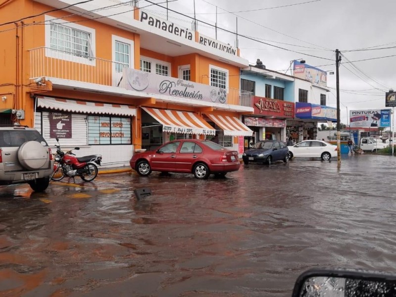 Lluvias cubren calles y casas en el municipio de Atlixco