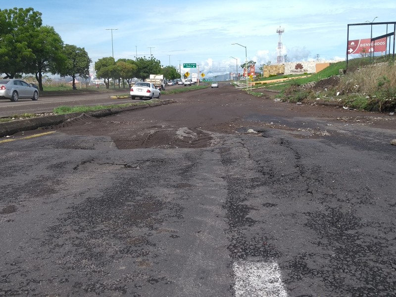 Lluvias daña vialidades en Villa de Álvarez