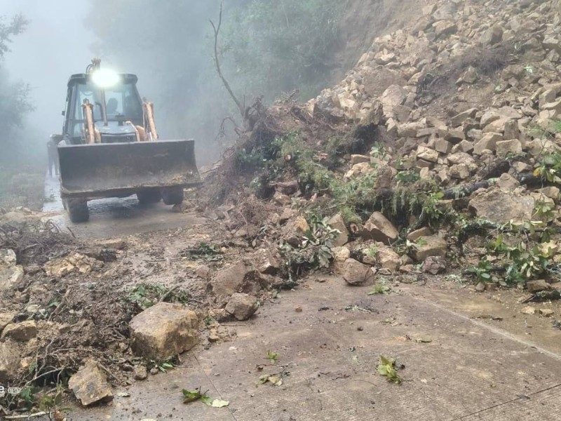 Lluvias dañaron casi 100 kilómetros de carreteras en Veracruz