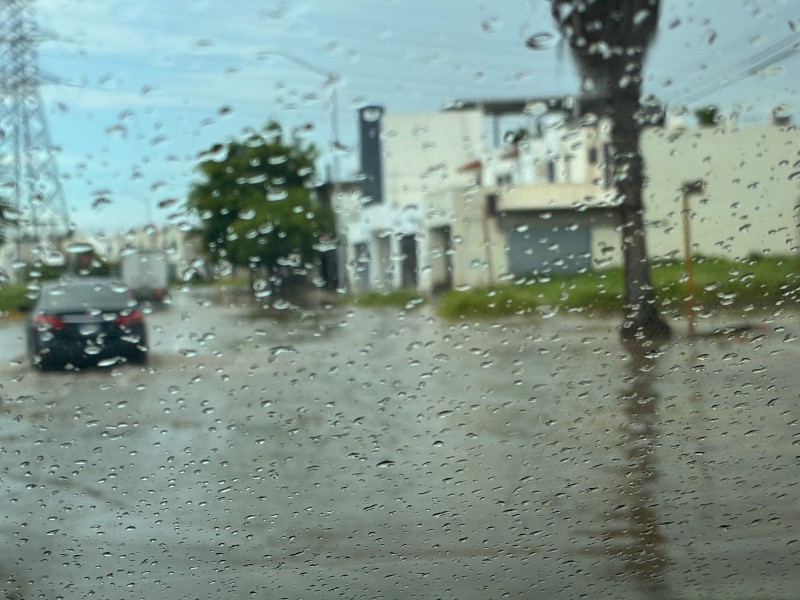 Lluvias de este sábado dejan encharcamientos y cortes de luz en Ahome