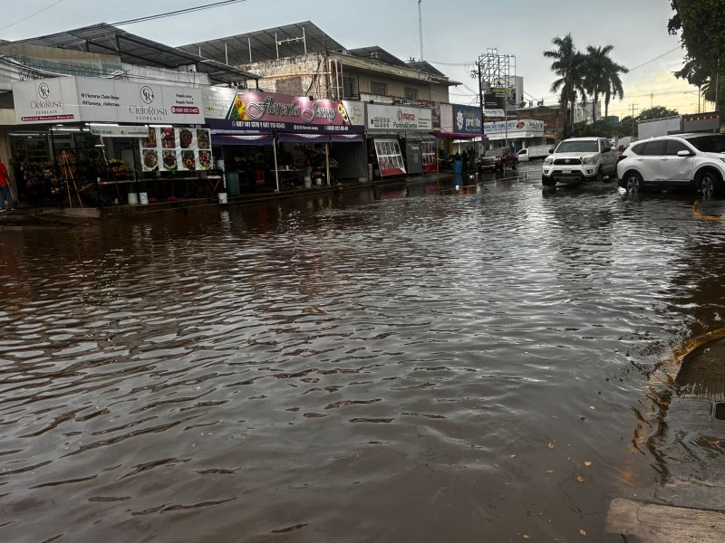 Lluvias de este viernes dejan encharcamientos en algunas zonas de Los Mochis