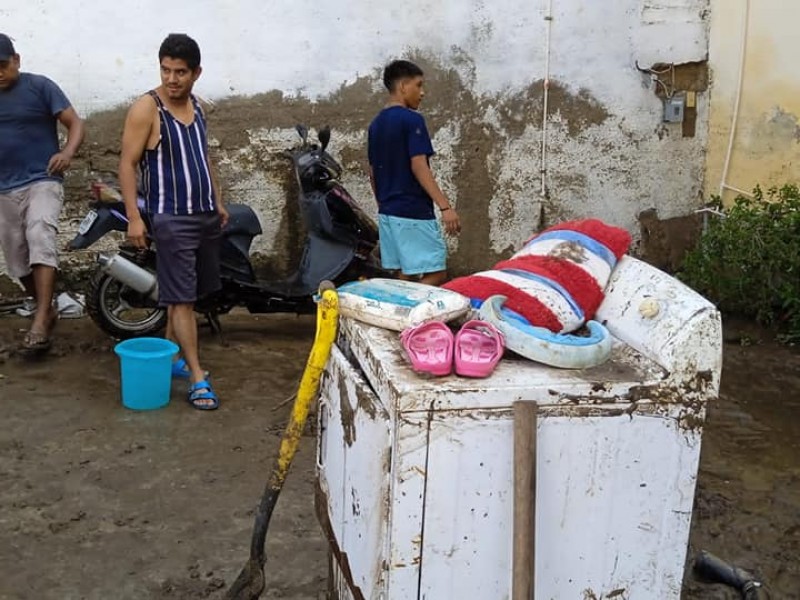 Lluvias dejan 200 casas afectadas en dos colonias de Acapulco