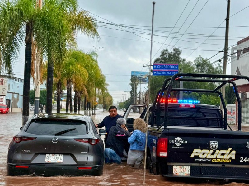 Lluvias dejan afectaciones en 40 colonias de Durango