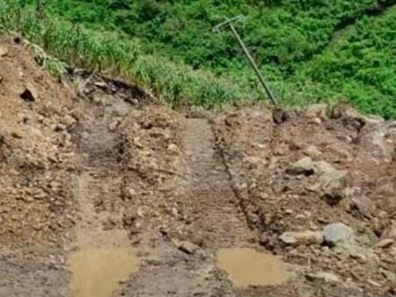 Lluvias dejan afectaciones en carreteras de Chalchihuitán