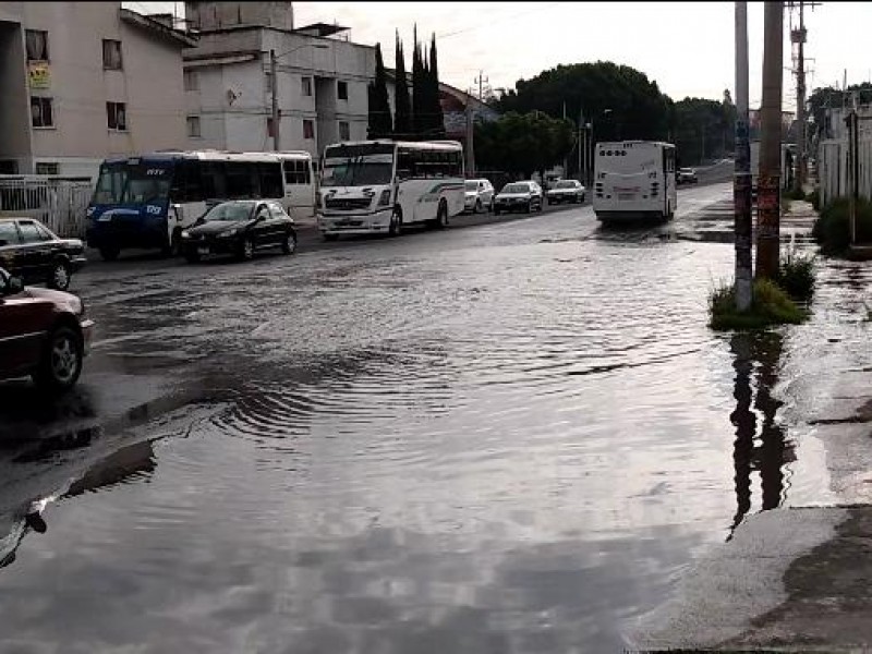 Lluvias dejan inundaciones en Barrio de Xonaca