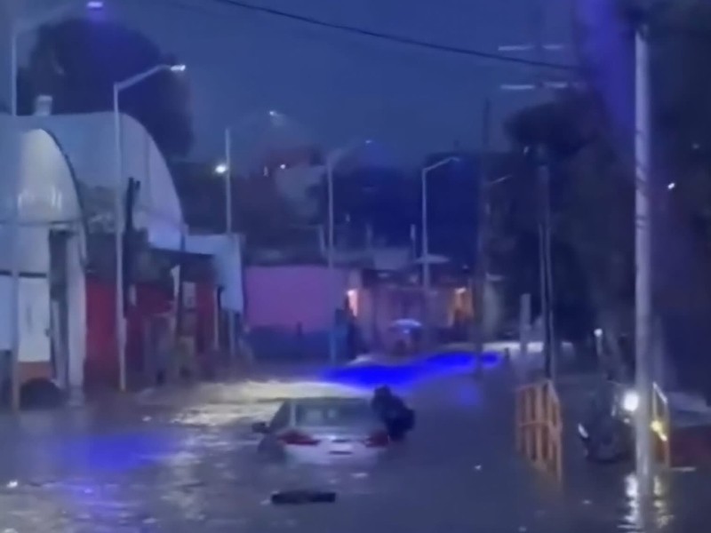 Lluvias dejan inundaciones y caídas de árboles en Huatulco: CEPCyGR