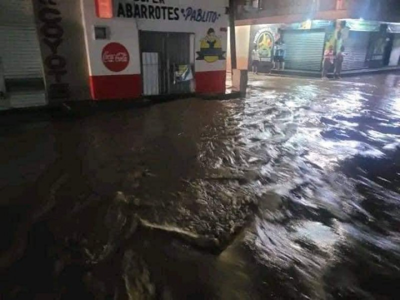 Lluvias dejan inundaciones y puente colapsado en Comalapa y Tapachula,Chiapas