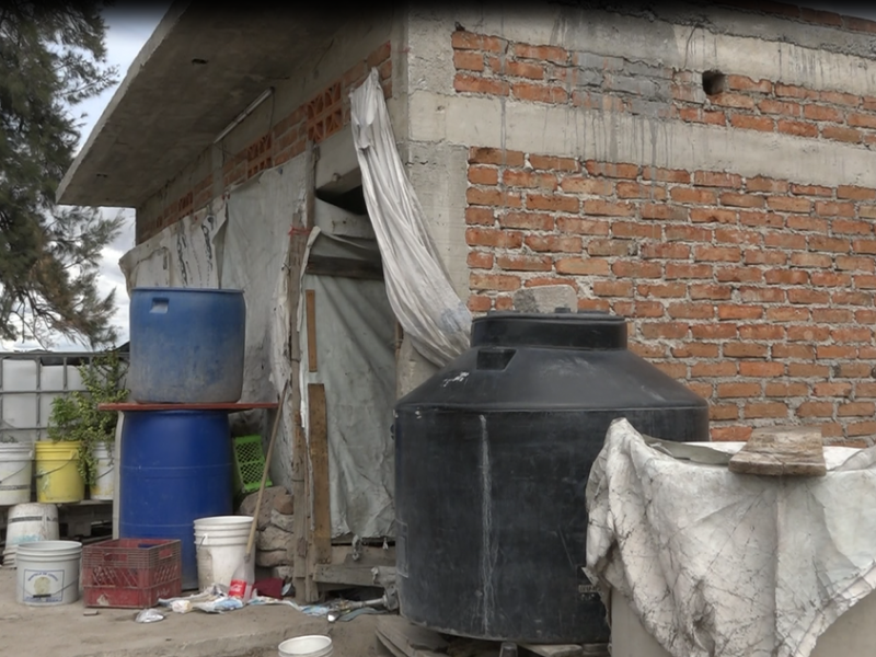 Lluvias dejan sin agua colonias irregulares; encharcamientos limitan acceso